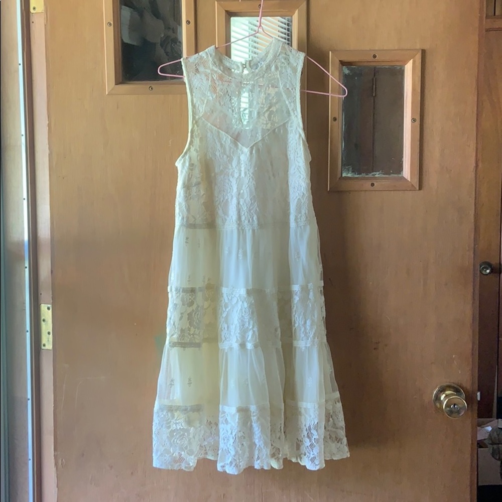 BEAUTIFUL white lace dress!